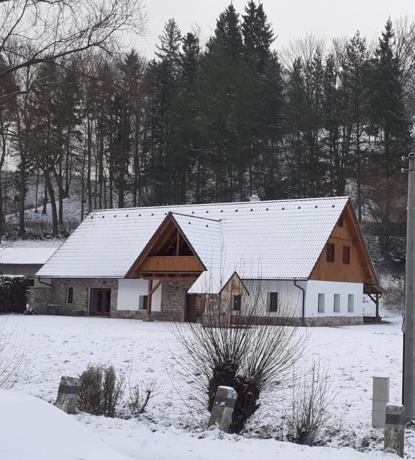 The Retreat Villa Zdarky Exterior photo